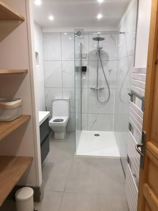 Allemond - Restful 2 Bed Apartment For Ski, Cycle & Family Exterior photo